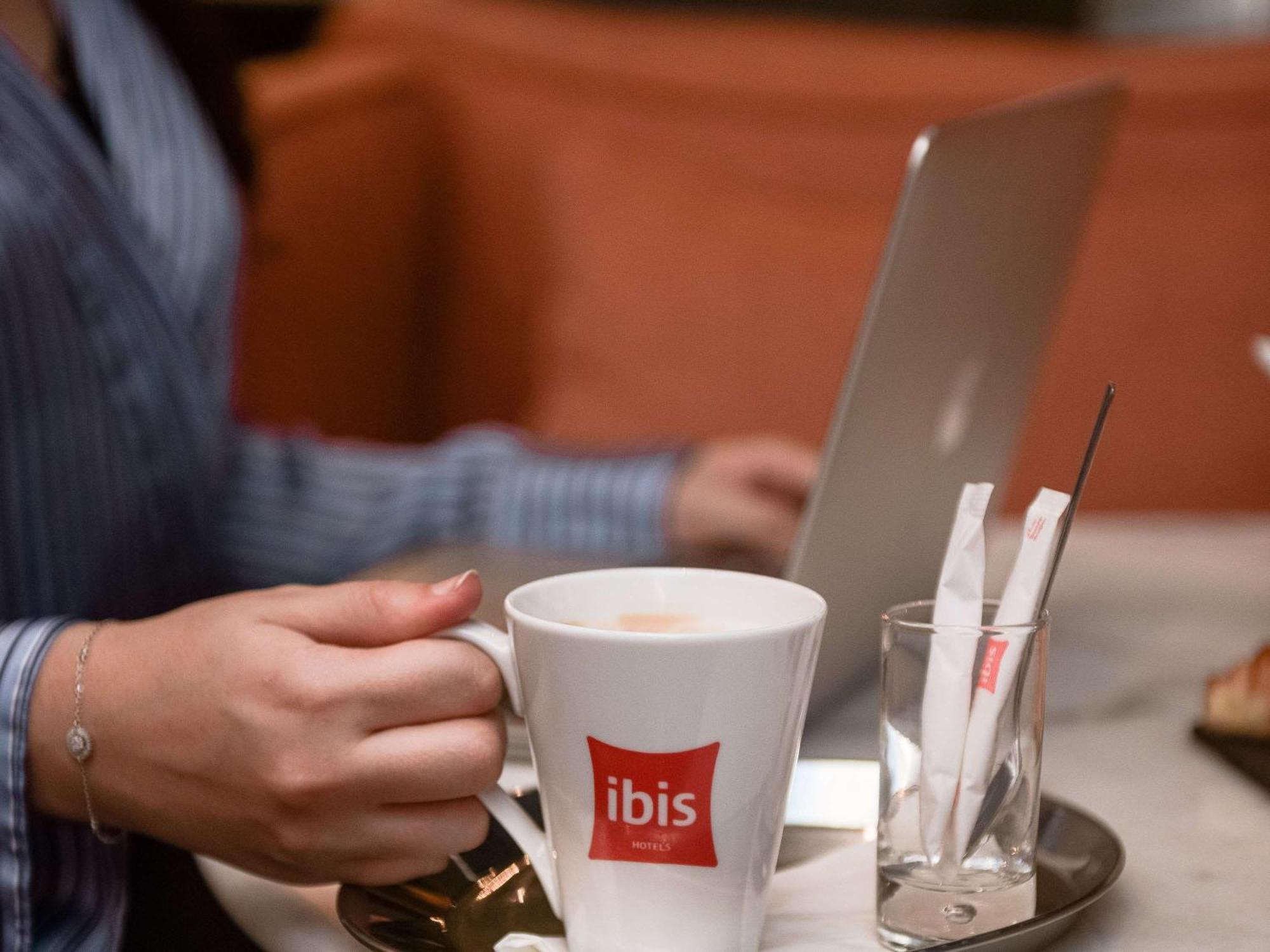 Hotel Ibis Abdelmoumen Casa Centre